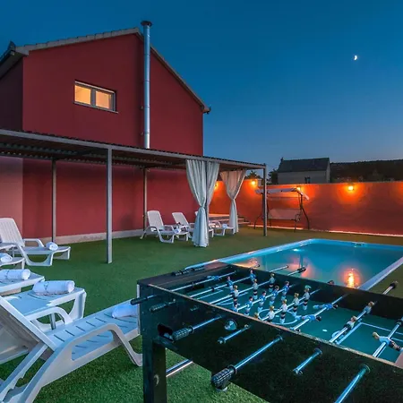 Gorgeous In With Jacuzzi Holiday home Trilj
