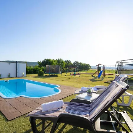 Gorgeous In With Jacuzzi Сasa de vacaciones *